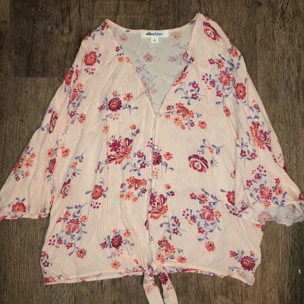 Floral button v-neck blouse